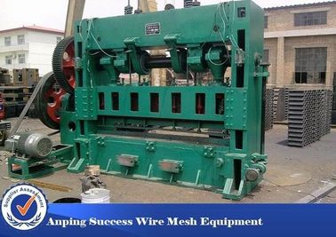 High Speed Expanded Metal Equipment No Waste Production 70 Times / Min